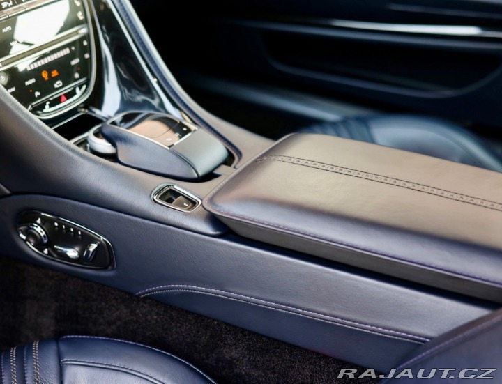 Aston Martin Ostatní modely DB11 5.2 V12 | 360kamera 2016