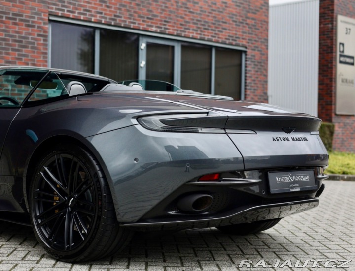 Aston Martin DB12 4.0 V8 Volante | Xenon š 2025