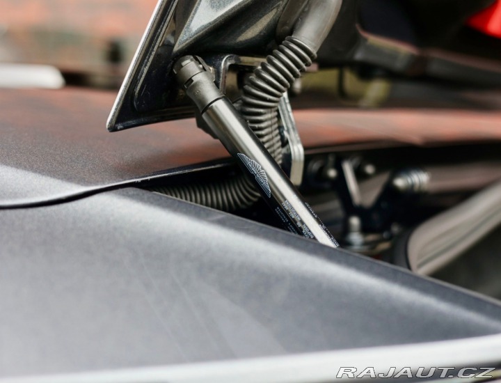 Aston Martin DB12 4.0 V8 Volante | Xenon š 2025