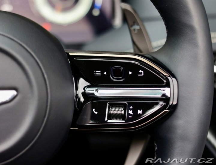 Aston Martin DB12 4.0 V8 Volante | Xenon š 2025