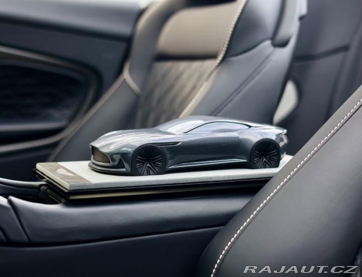 Aston Martin DB12 4.0 V8 Volante | Xenon š 2025