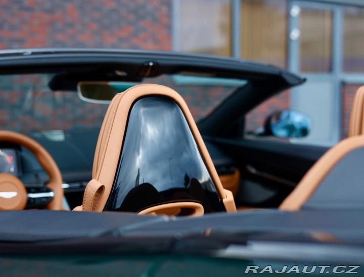 Aston Martin DB12 4.0 V8 Volante | Green m 2024