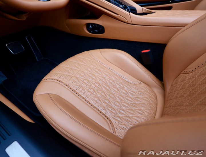 Aston Martin DB12 4.0 V8 Volante | Green m 2024