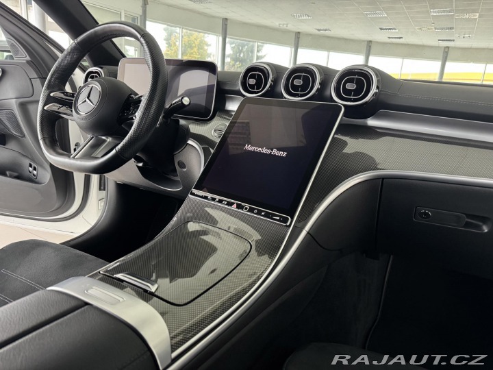 Mercedes-Benz C 300e AMG 230kW*Nez.Topení 2022