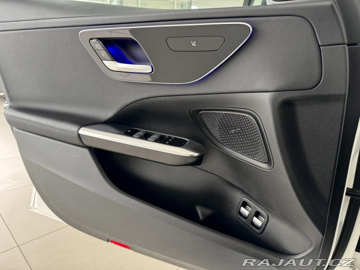 Mercedes-Benz C 300e AMG 230kW*REZERVACE! 2022