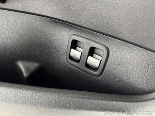 Mercedes-Benz C 300e AMG 230kW*Nez.Topení 2022