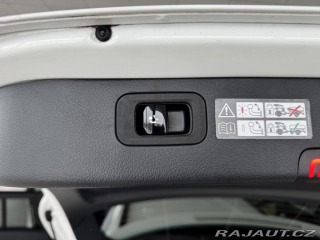 Mercedes-Benz C 300e AMG 230kW*Nez.Topení 2022