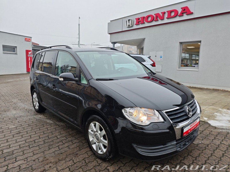 Volkswagen Touran 1.6 United Digiklima 7 mí