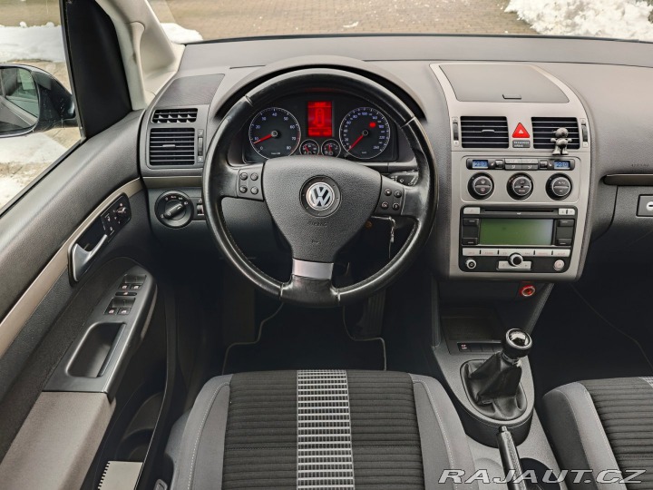 Volkswagen Touran 1.6 United Digiklima 7 mí 2008