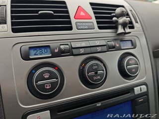 Volkswagen Touran 1.6 United Digiklima 7 mí 2008