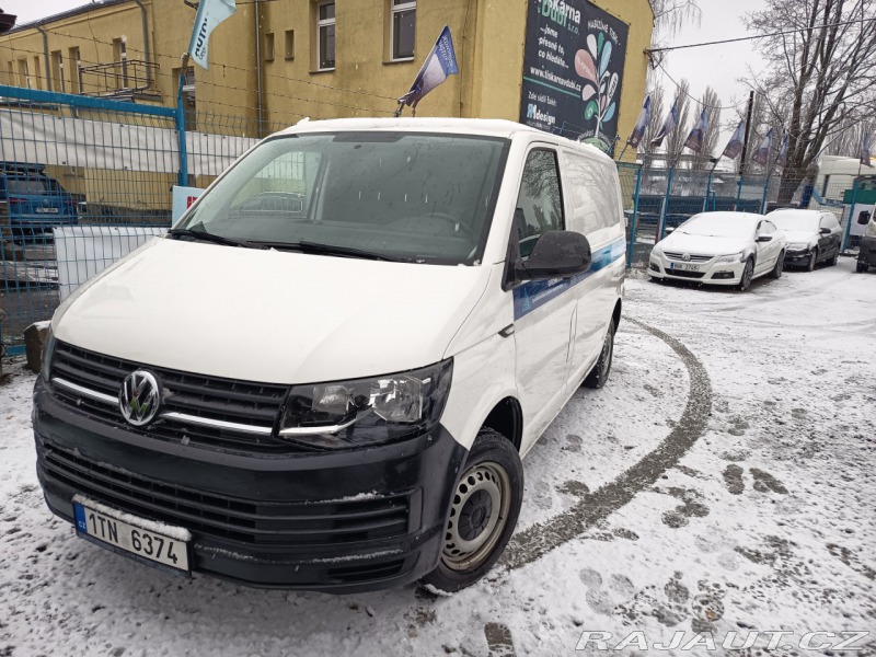 Volkswagen Transporter 2,0TDI 3-mistný ČR DPH