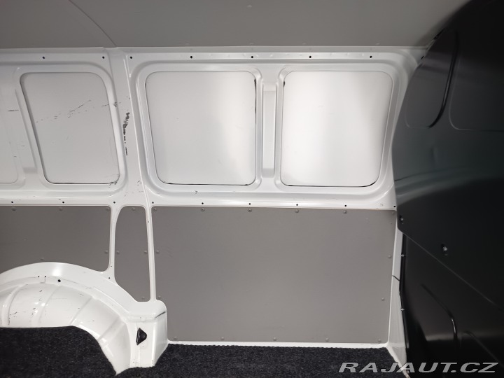 Volkswagen Transporter 2,0TDI 3-mistný ČR DPH 2018