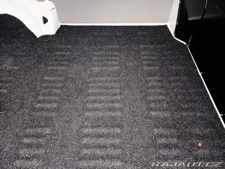 Volkswagen Transporter 2,0TDI 3-mistný ČR DPH 2018