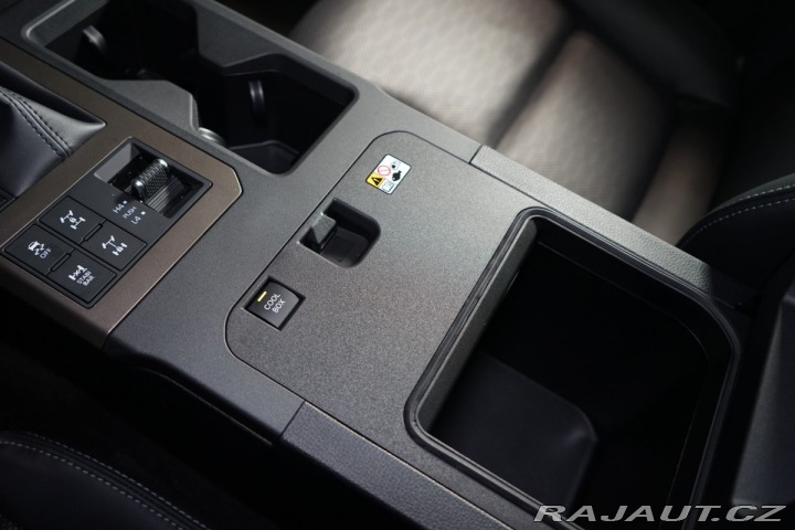 Toyota Land Cruiser EXECUTIVE*NEZ.TOP*360*HUD 2024