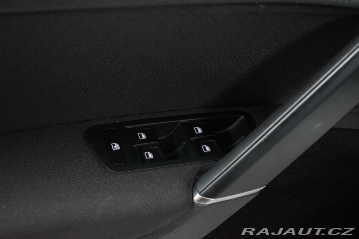 Volkswagen Golf 1.6 TDI*77kW*CUP*DSG*VÝHŘ 2015