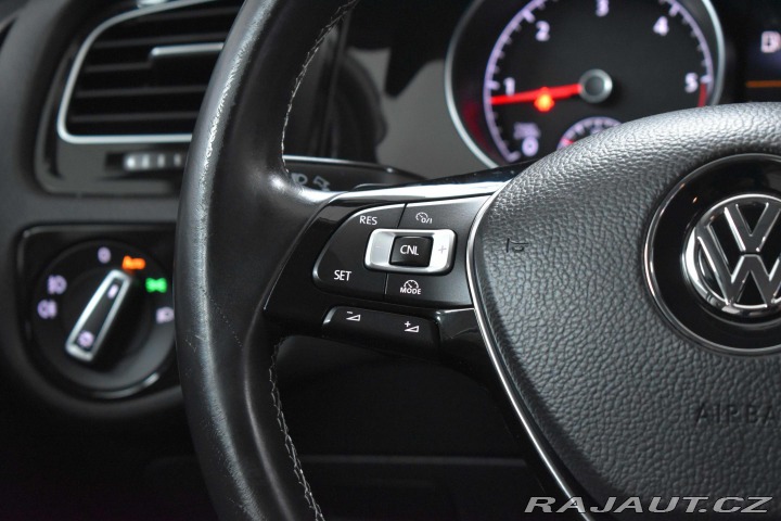 Volkswagen Golf 1.6 TDI*77kW*CUP*DSG*VÝHŘ 2015