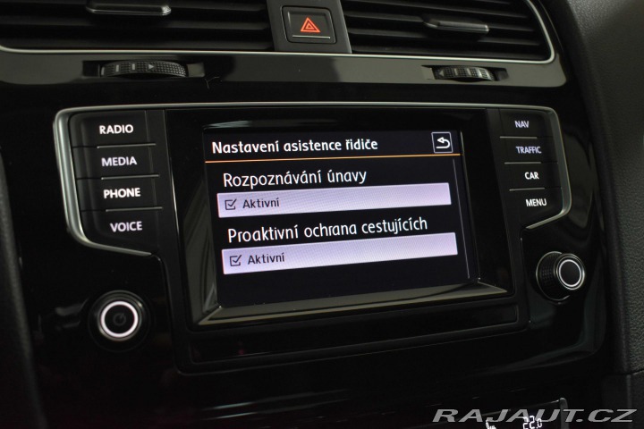 Volkswagen Golf 1.6 TDI*77kW*CUP*DSG*VÝHŘ 2015