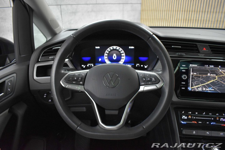 Volkswagen Touran 1.5 TSI REZERVACE 2024