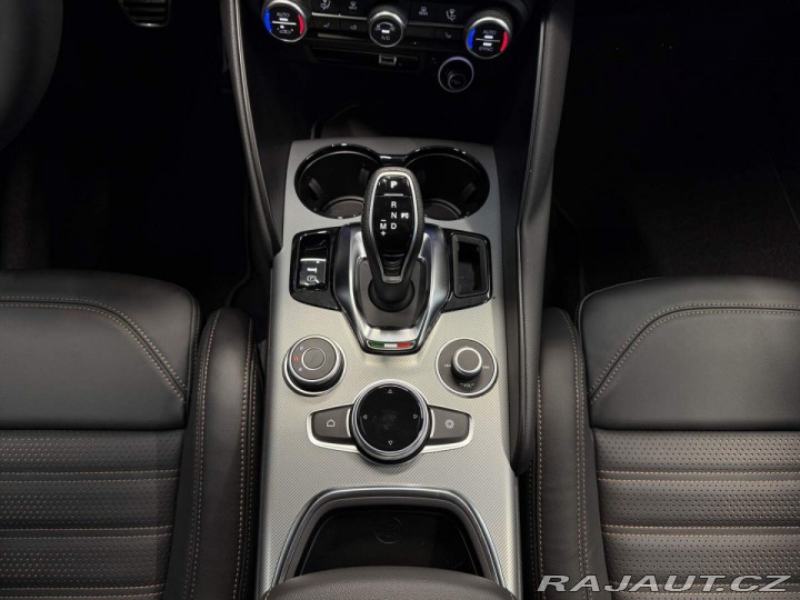 Alfa Romeo Giulia 2.0 Turbo 280k AT8 AWD I 2025