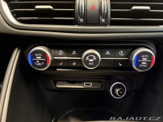 Alfa Romeo Giulia 2.0 Turbo 280k AT8 AWD I 2025