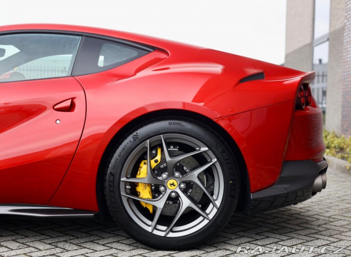 Ferrari 812 Superfast  6.5 V12 | zdvi 2020