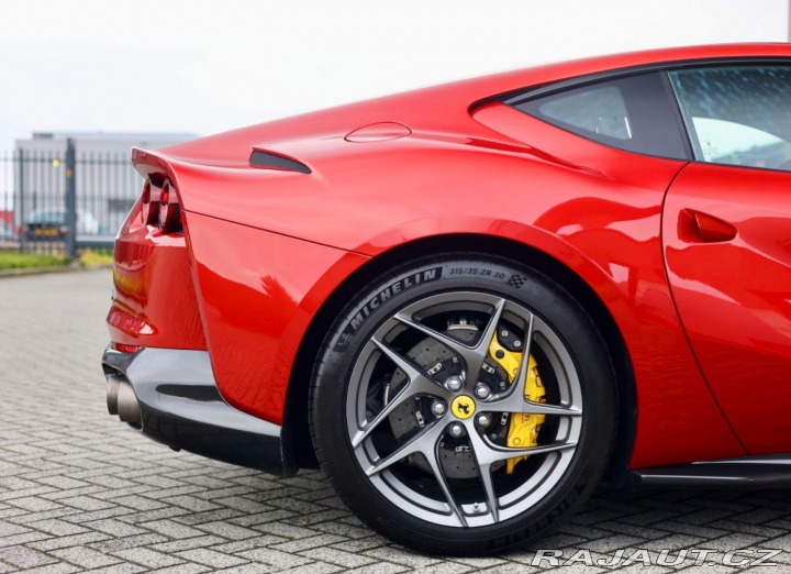 Ferrari 812 Superfast  6.5 V12 | zdvi 2020