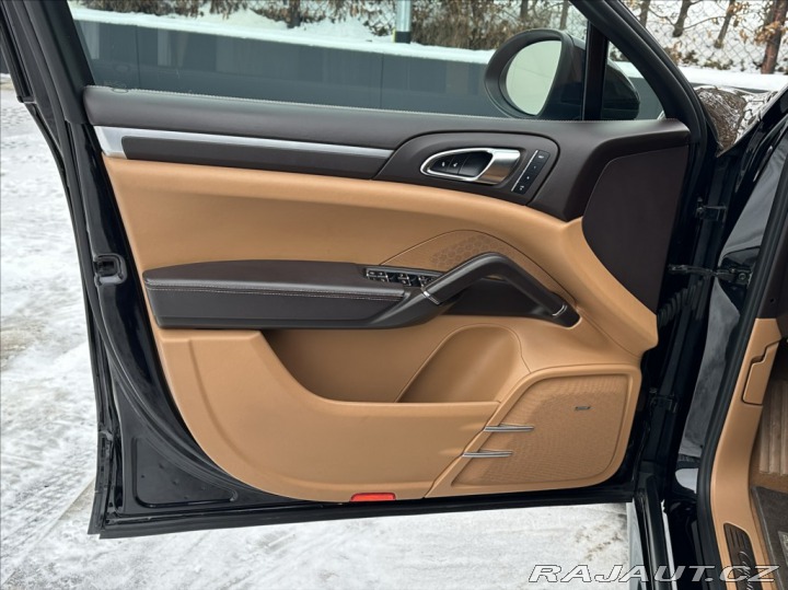 Porsche Cayenne 4,8 V8 420PS  GTS A/T 4x4 2012