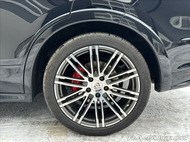 Porsche Cayenne 4,8 V8 420PS  GTS A/T 4x4 2012