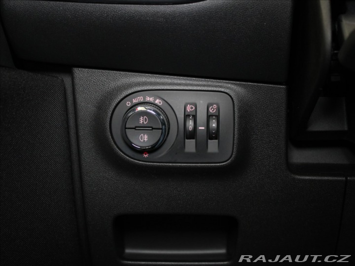 Opel Corsa 1,4 i 66kW 1.maj.ČR 94tkm 2017