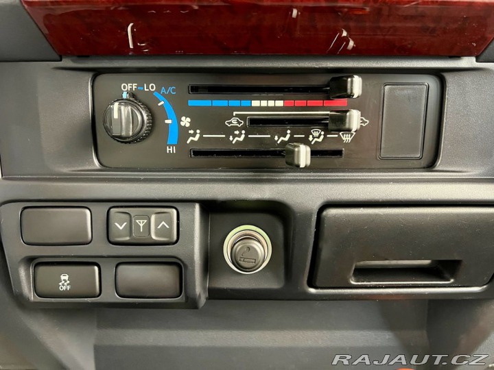 Toyota Land Cruiser 4.0 GRJ 79 DOUBLE PICK-UP 1800