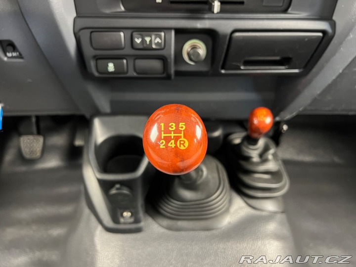 Toyota Land Cruiser 4.0 GRJ 79 DOUBLE PICK-UP 1800