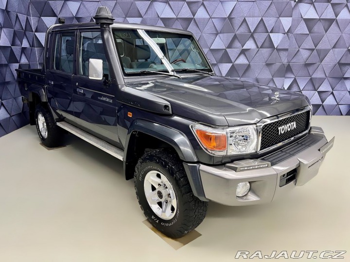 Toyota Land Cruiser 4.0 GRJ 79 DOUBLE PICK-UP 1800