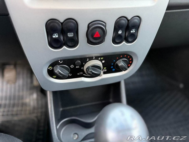 Dacia Sandero 1,6 64KW 60tkm, tažné z 2010