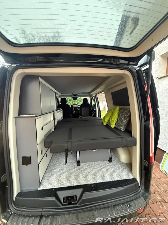 Ford Ostatní modely 2,0   výborný stav, najet 1800