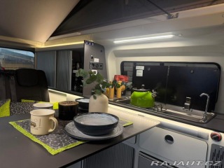 Ford Ostatní modely 2,0 výborný stav, najet 1800