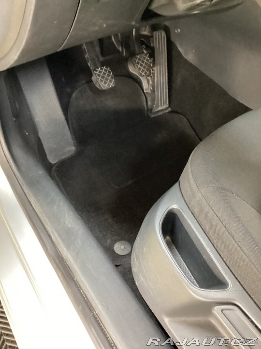 Škoda Octavia 1,6 Combi TDi 77 kw 1800