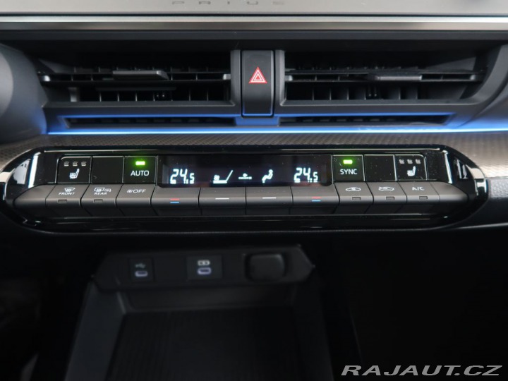 Toyota Prius 2.0Hybrid,CZ,1Maj,Prestig 2024