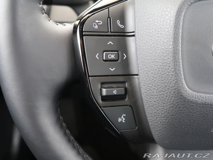 Toyota Prius 2.0 Plug-in Hybrid ,Prest 2024