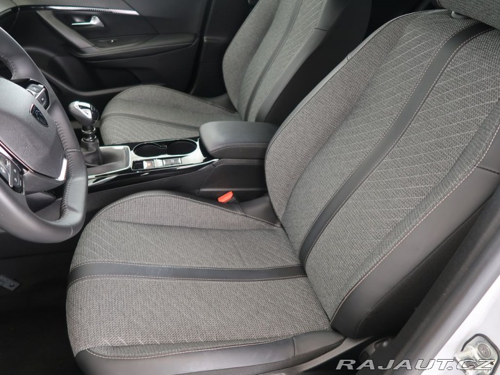 Peugeot 2008 1.2PureTech,74kW,ALLURE,M 2024