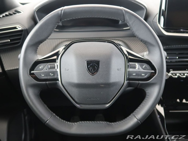 Peugeot 2008 1.2PureTech,74kW,ALLURE,M 2024