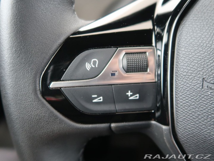 Peugeot 2008 1.2PureTech,74kW,ALLURE,M 2024