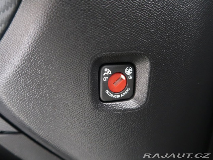 Peugeot 2008 1.2PureTech,74kW,ALLURE,M 1800