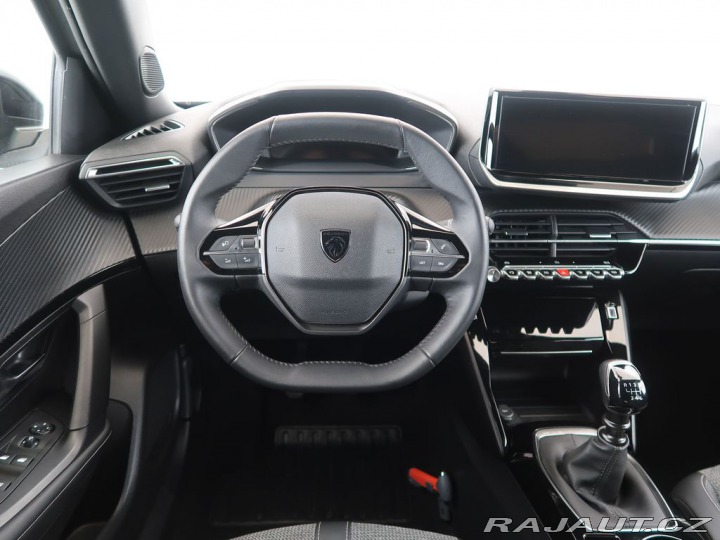 Peugeot 2008 1.2PureTech,74kW,ALLURE,M 1800