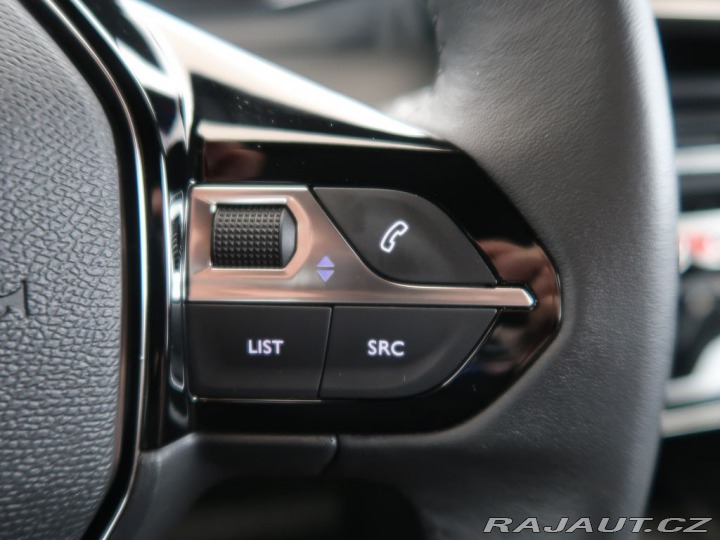 Peugeot 2008 1.2PureTech,74kW,ALLURE,M 1800