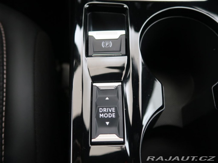 Peugeot 2008 1.2PureTech,74kW,ALLURE,M 1800