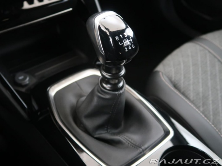 Peugeot 2008 1.2PureTech,74kW,ALLURE,M 1800