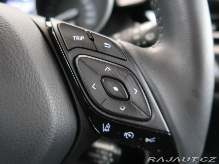 Toyota C-HR 1.8Hybrid,CZ,1Maj,72kW,Co 2023