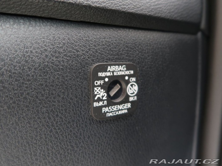 Toyota C-HR 1.8Hybrid,CZ,1Maj,72kW,Co 2023