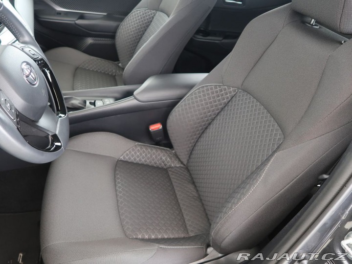 Toyota C-HR 1.8Hybrid,CZ,1Maj,Comfort 2023