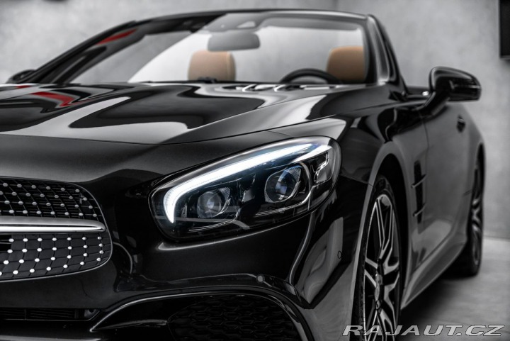 Mercedes-Benz SL Cabrio AMG Masáže H&K 1800